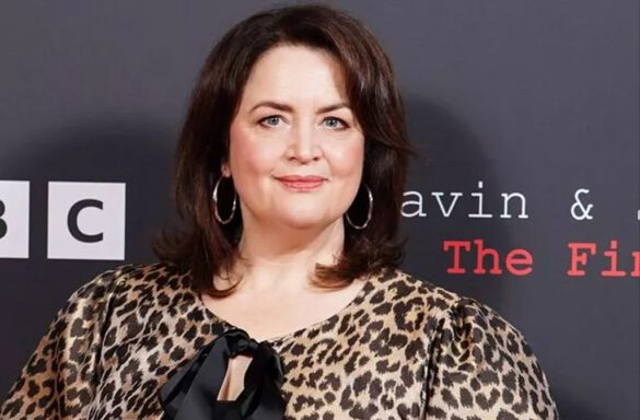 ruth jones net worth